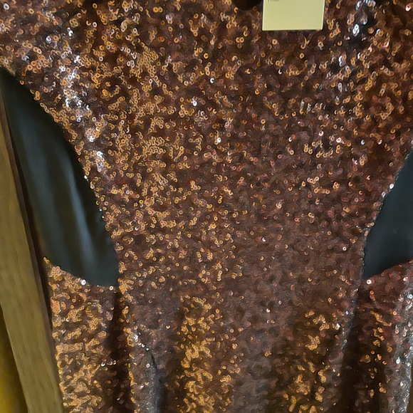 Mini Sequined party dress. Bronze / Black - Picture 7 of 7